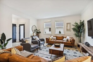 Televisión y oficina 