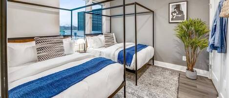 4 bedrooms, desk, iron/ironing board, travel crib