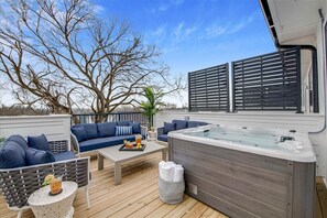 Outdoor spa tub - 4BR North Nashville Home | Rooftop Hot Tub & Deck (Nashville)