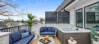 Rare 8BR Nashville Combo | 2 Decks: Hot Tub-Grill