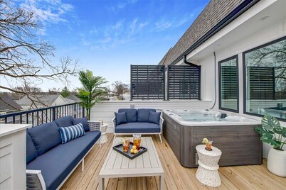 Rare 8BR Nashville Combo | 2 Decks: Hot Tub-Grill
