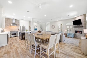 Dining - Holiday Stays Available! Private Pool! 5 Adult Bikes! Gulf Views! (Santa Rosa Beach)