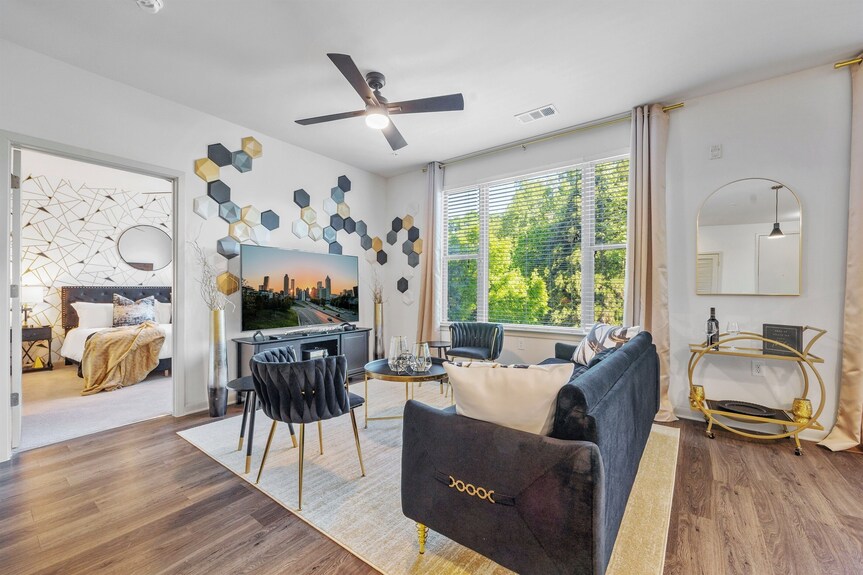Luxury 2br Near Decatur Square | Pool & Rooftop Access - Decatur, GA