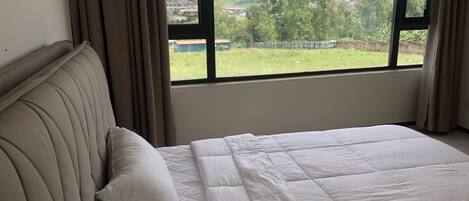 Pillow-top beds, desk, soundproofing, iron/ironing board