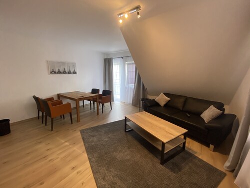 Sonnige 3 Zimmer Wohnung im 1 OG
