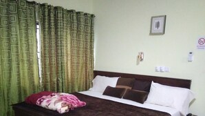 Unclassified image, 4 of 8, button - KROBIA EXECUTIVE LODGE (Accra)