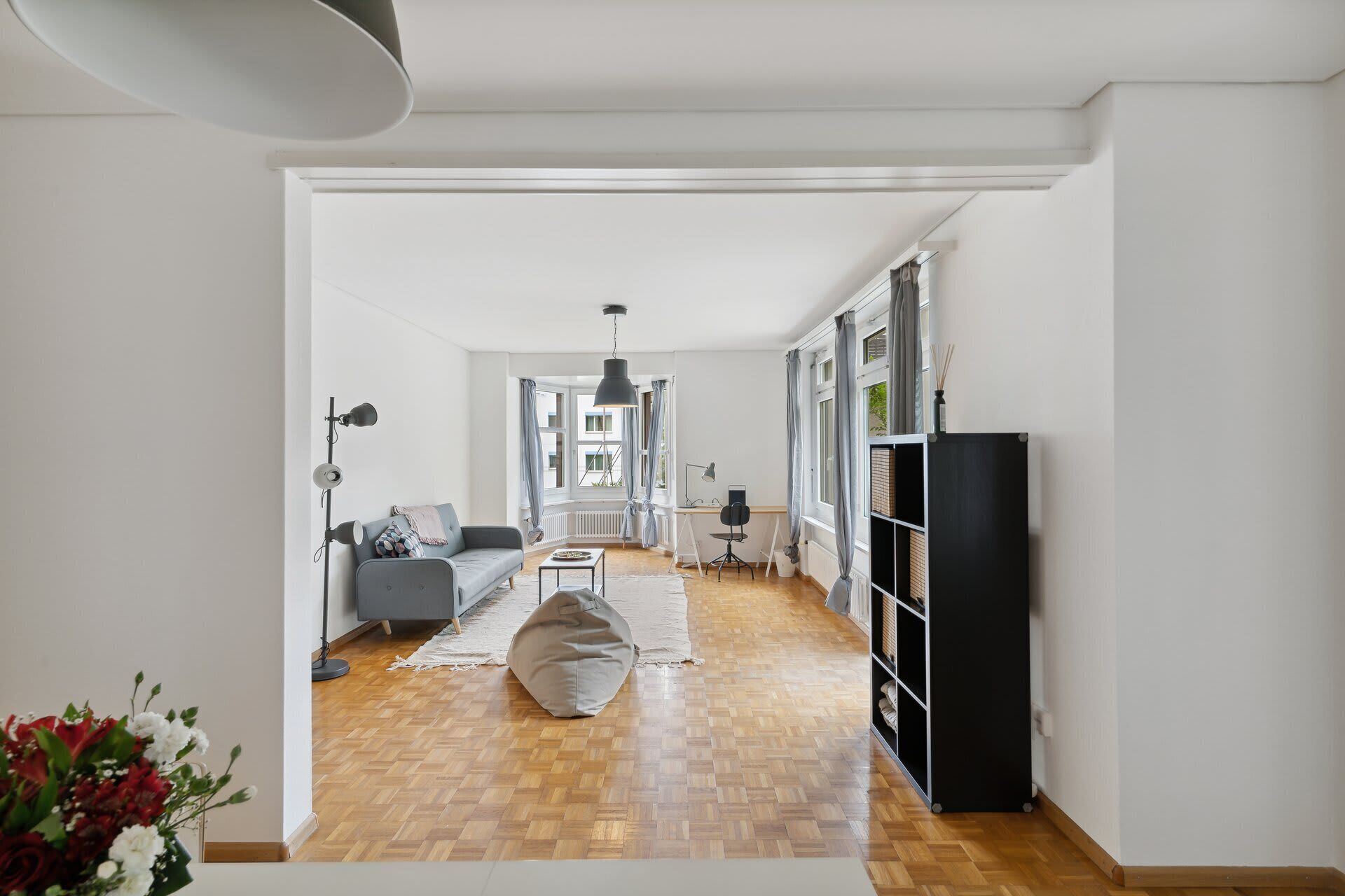 Modern Living in Zurich: Finest Flat