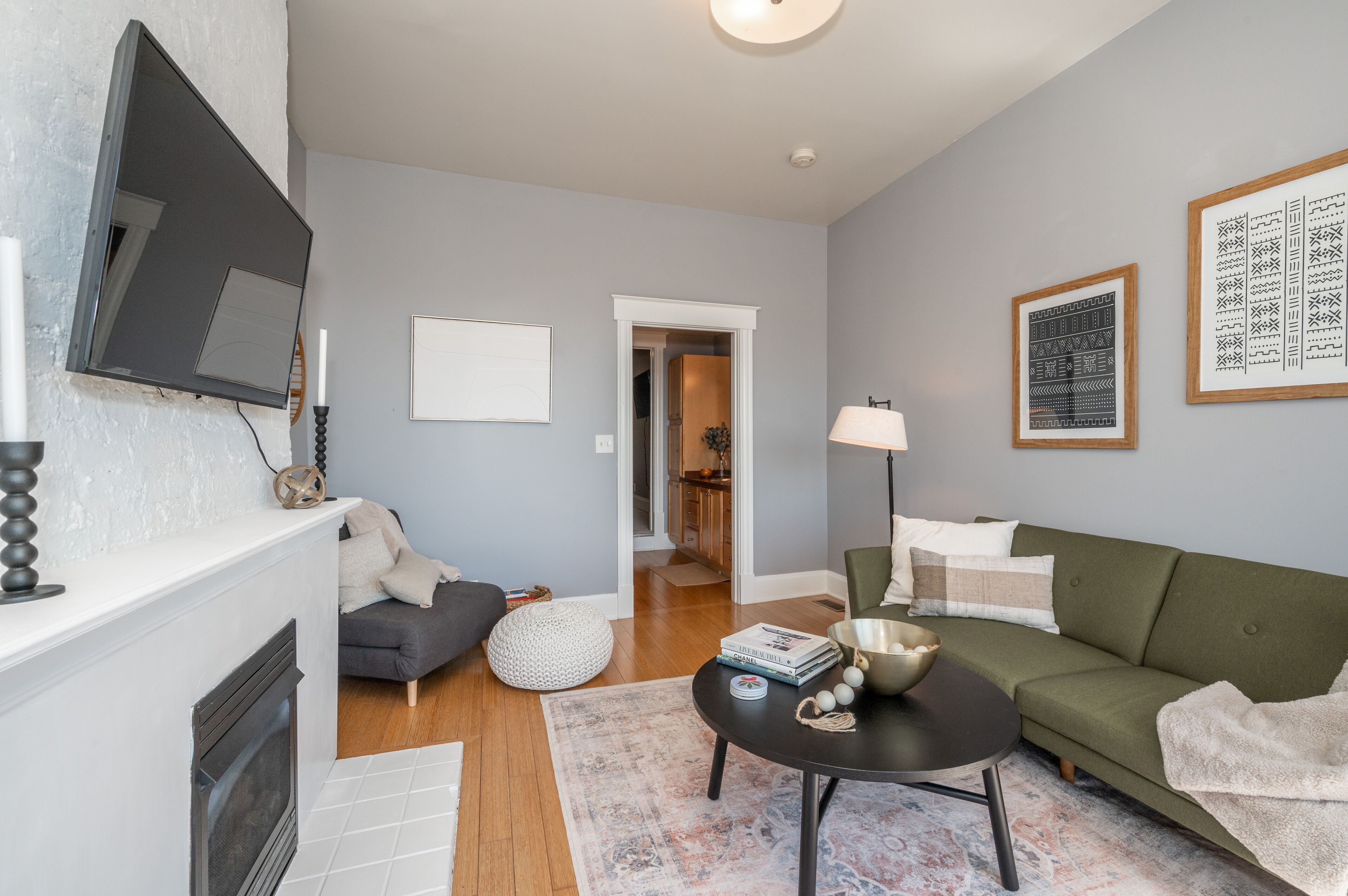 Cincy Cozy Corner | Balcony Skyline Views!