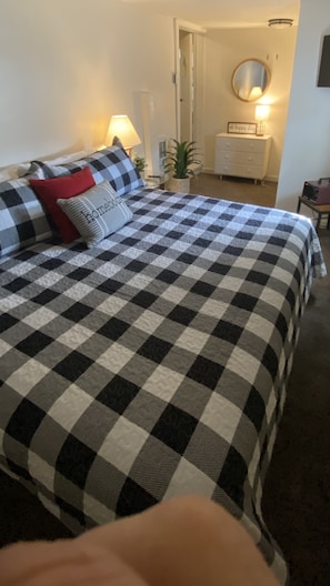 3 bedrooms, iron/ironing board, free WiFi, bed sheets - Napoleaon's Cozy Cottage (Bowling Green)