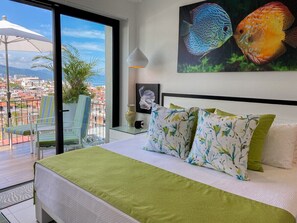 1 slaapkamer, een strijkplank/strijkijzer, internet, beddengoed