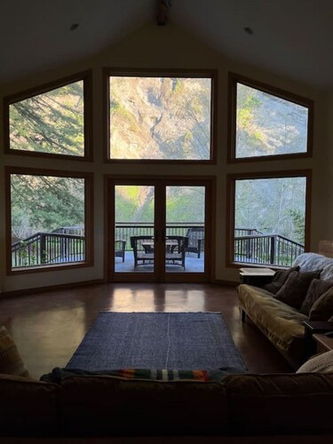 Redwood Creek Getaway!