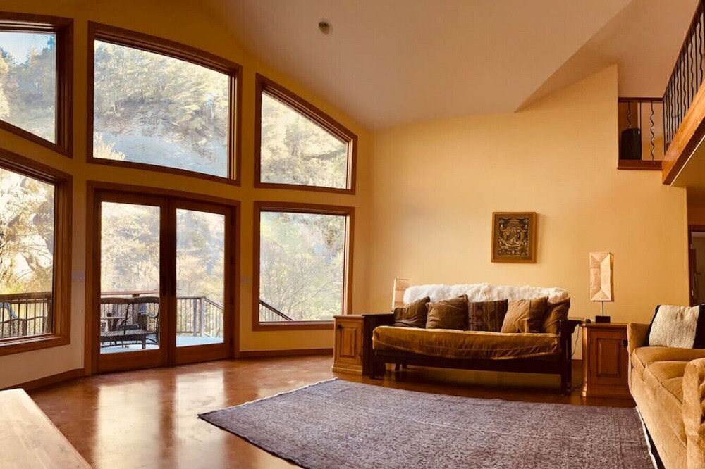 Redwood Creek Getaway!