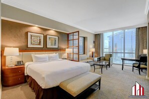 In-room safe, desk, iron/ironing board, free WiFi - MGM Signature-34-819 F1 Track & Strip View Studio (Las Vegas)