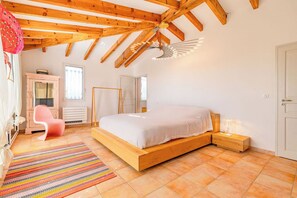 4 chambres, bureau, fer et planche à repasser, Wi-Fi gratuit