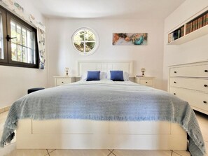 1 Schlafzimmer, Bügeleisen/Bügelbrett