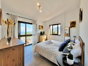 3 Schlafzimmer, Bügeleisen/Bügelbrett