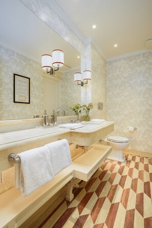 Bathtub, hair dryer
