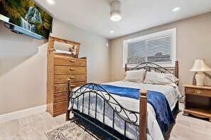 House, 3 Bedrooms | 3 bedrooms, laptop workspace, iron/ironing board, free WiFi