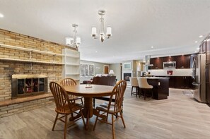 Dining - The Haven - Spacious Safe Home In Beautiful Boise 3 Bedroom Home by RedAwning (Boise)