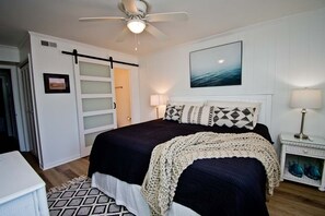 2 bedrooms, iron/ironing board, WiFi