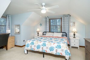 3 bedrooms, iron/ironing board, WiFi, bed sheets