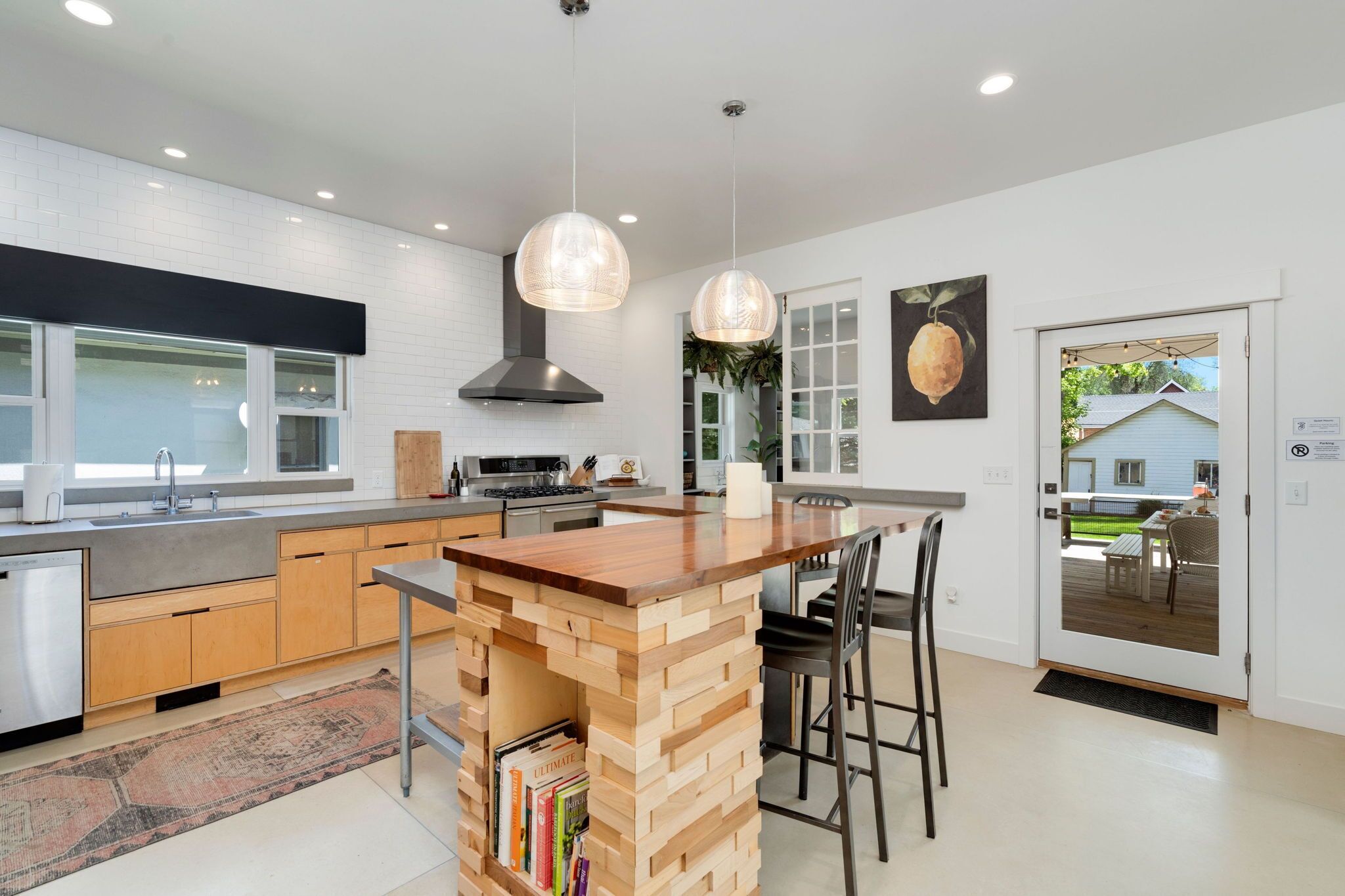 Old Town Oasis – Spacious Artisan Home in Old Town