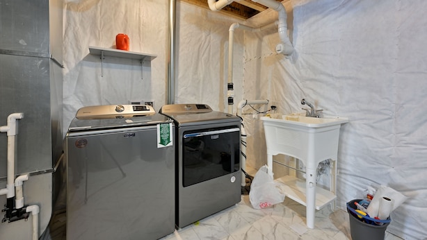 House, 3 Bedrooms | Private kitchen
