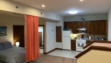 Condo, 1 Bedroom | Private kitchen | Fridge, oven, coffee/tea maker