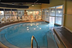 Apartment, 2 Schlafzimmer | Pool | Innenpool, Außenpool