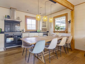 House | Private kitchen | Electric kettle, highchair - Holiday Home by Zuidlaardermeer Jetty (Kropswolde)