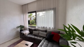 Comfort Apartment, 2 Bedrooms, Garden View | Garden view - Villa amlou (Rabat)