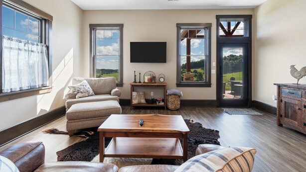 Living area - The Cottage at Heritage Hill (Sugarcreek)