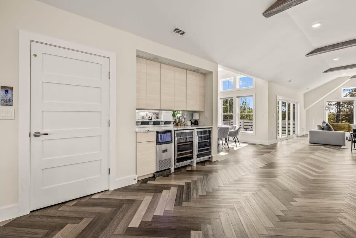 Aurora 7 Br Elevator Theater Rec Room, Pool & Hot Tub - Corolla, NC
