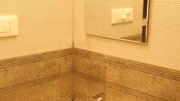 Standard Room | Bathroom