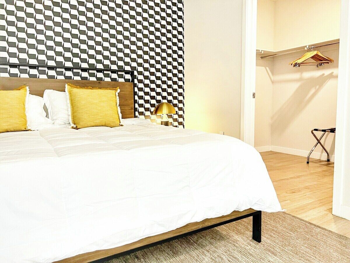 City View Apartment in Downtown!