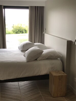 4 bedrooms, desk, iron/ironing board, free WiFi