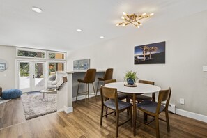 Dining - 147 McCloud - The Perfect McCloud Getaway (Incline Village)