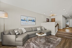 TV, fireplace - 147 McCloud - The Perfect McCloud Getaway (Incline Village)