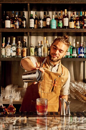 Bar (on property) - 1 Hotel Mayfair (London)