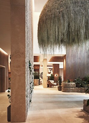 Property entrance - 1 Hotel Mayfair (London)