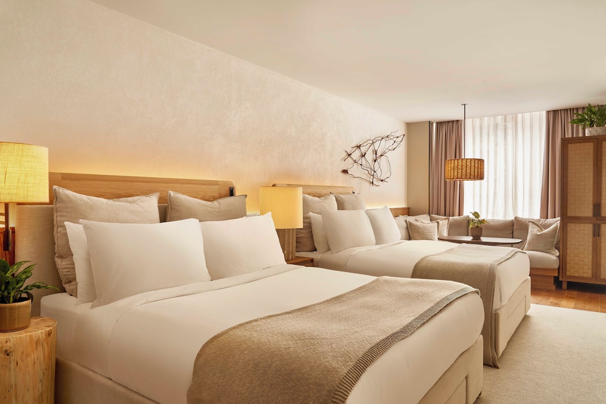 Room, 2 Queen Beds | Hypo-allergenic bedding, minibar, in-room safe, soundproofing