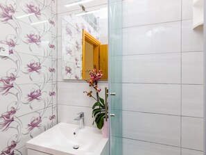 Apartment | Bathroom - Apartments and Room Frane - Double Room (Dubrovnik)