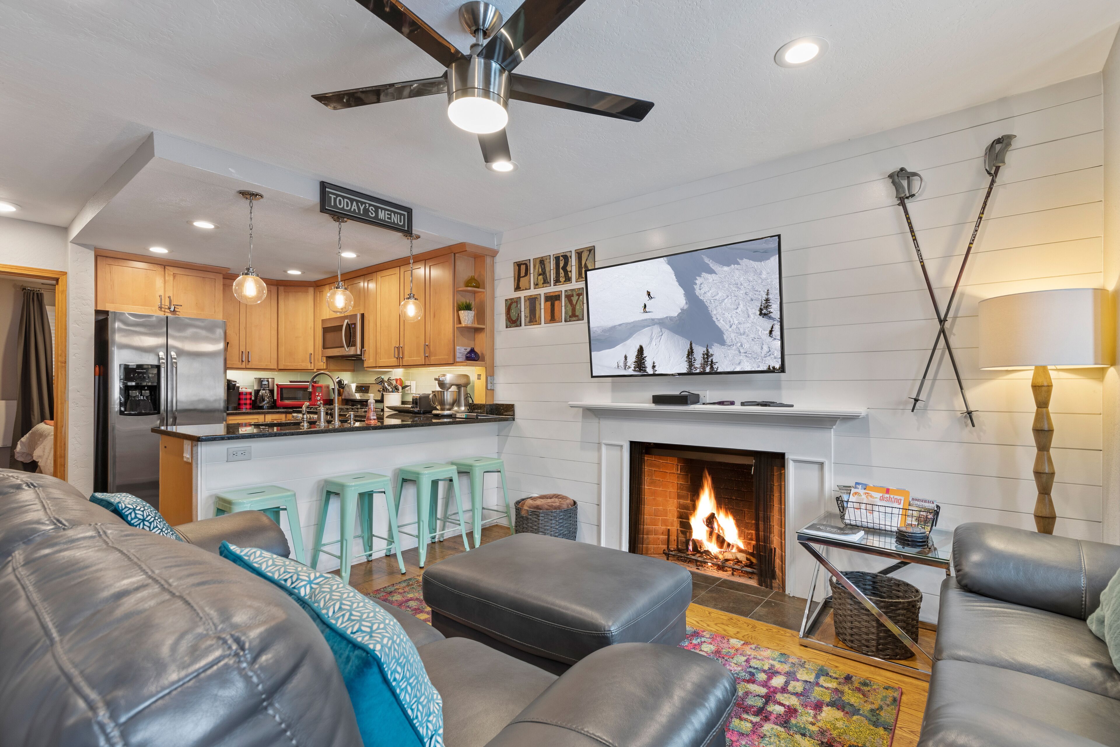 Cute Park City Condo w/Fireplace - walking distance to Park City Mountain Resort