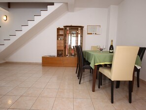 Apartment | Dining - Apartments Boro - Two Bedroom Apartment With Terrace (Supetar)