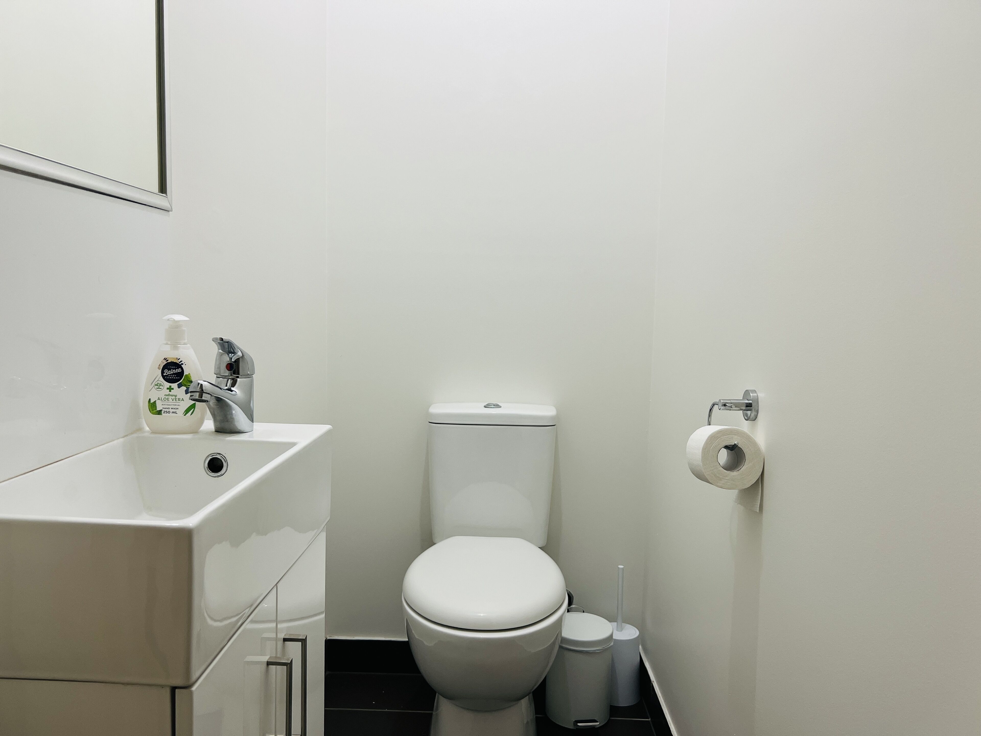 Ultra Modern Home 20 Mins From Airport