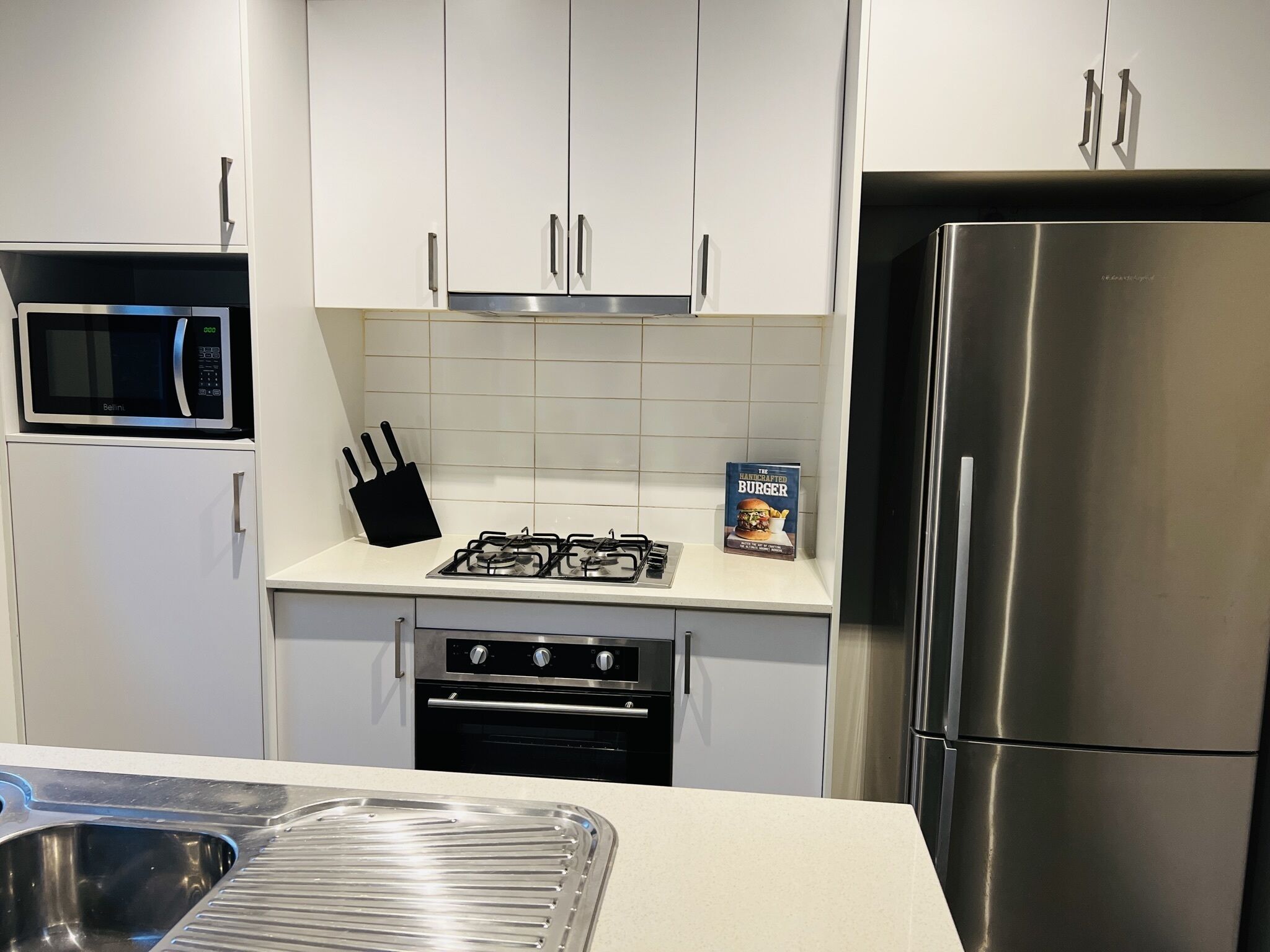 Ultra Modern Home 20 Mins From Airport