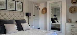 3 quartos, ferros/tábuas de passar roupa, Wi-Fi, roupa de cama