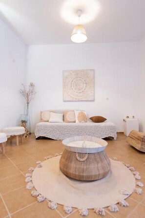 Living area - Dreamscape 3-Bedroom Mykonos Hideaway (Mykonos)