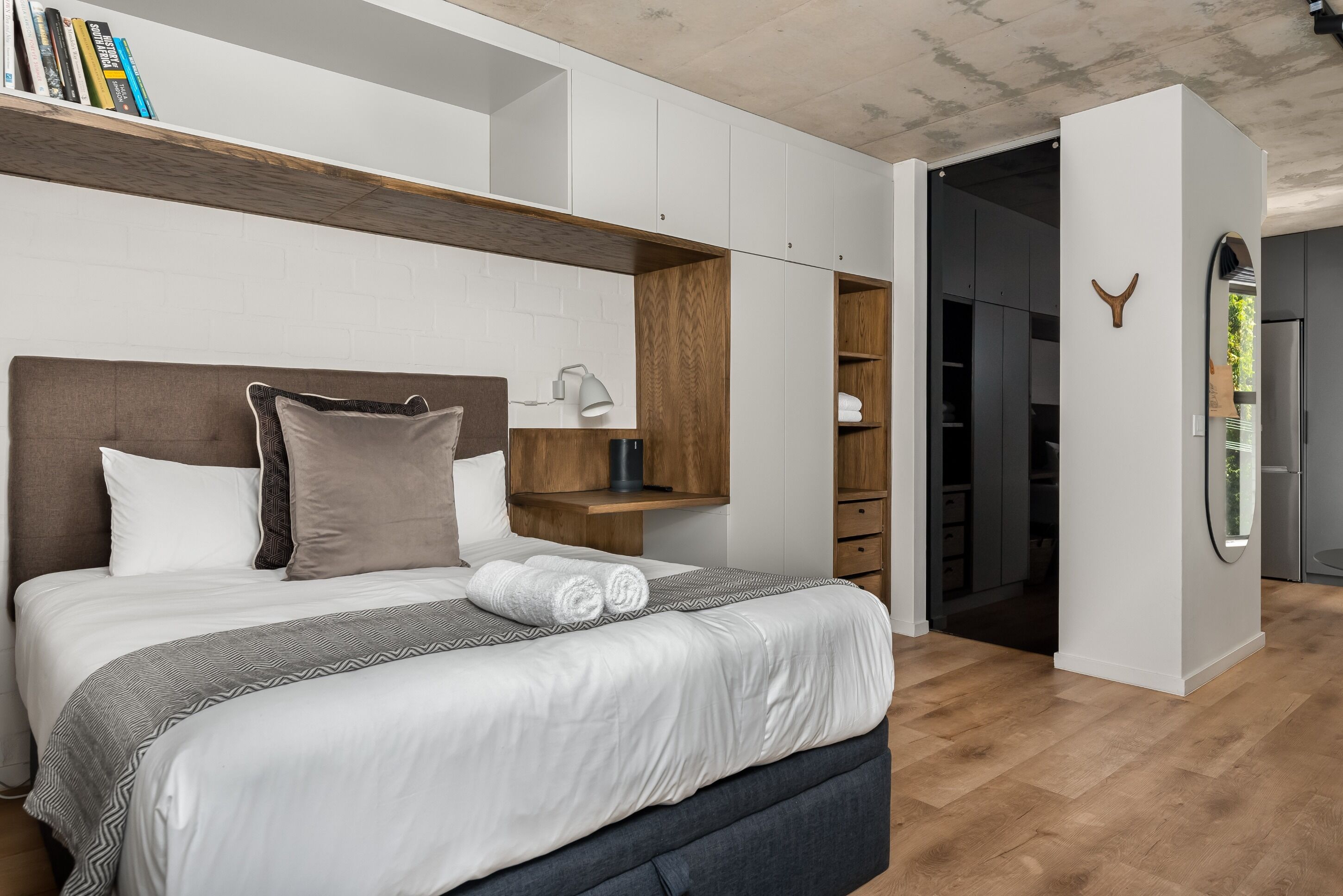 Charming Apartment with Mountain Views