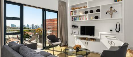 TV, Netflix, streaming services